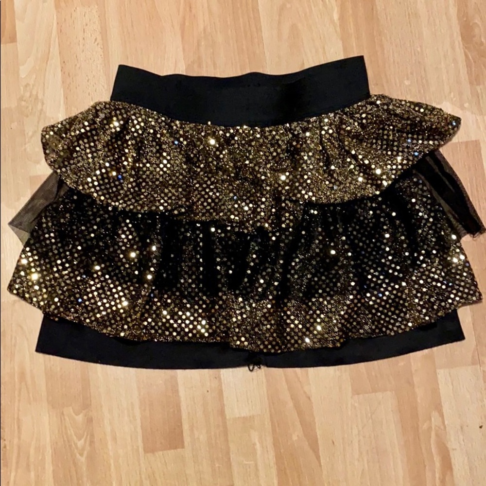 14/16 sparkle material gold skirt lined
